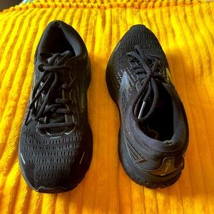 Brooks ghost black shoes